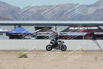 media/Oct-05-2025-CVMA (Sun) [[beeef4f201]]/Race 10-Formula Lightweight Twins Shootout/